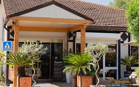 Brit Hotel Confort Nimes Ouest - A9 Sortie 25